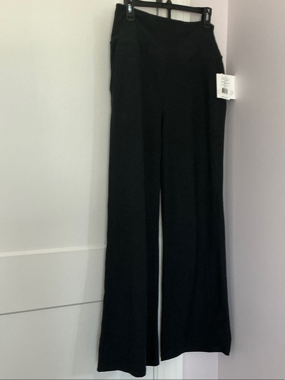 Beyond Yoga Black Wide-Leg Pull-On Pants - Picture 3 of 5